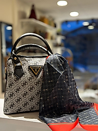 GUCCI DESEN FULAR SİYAH-KIRMIZI ŞERİT