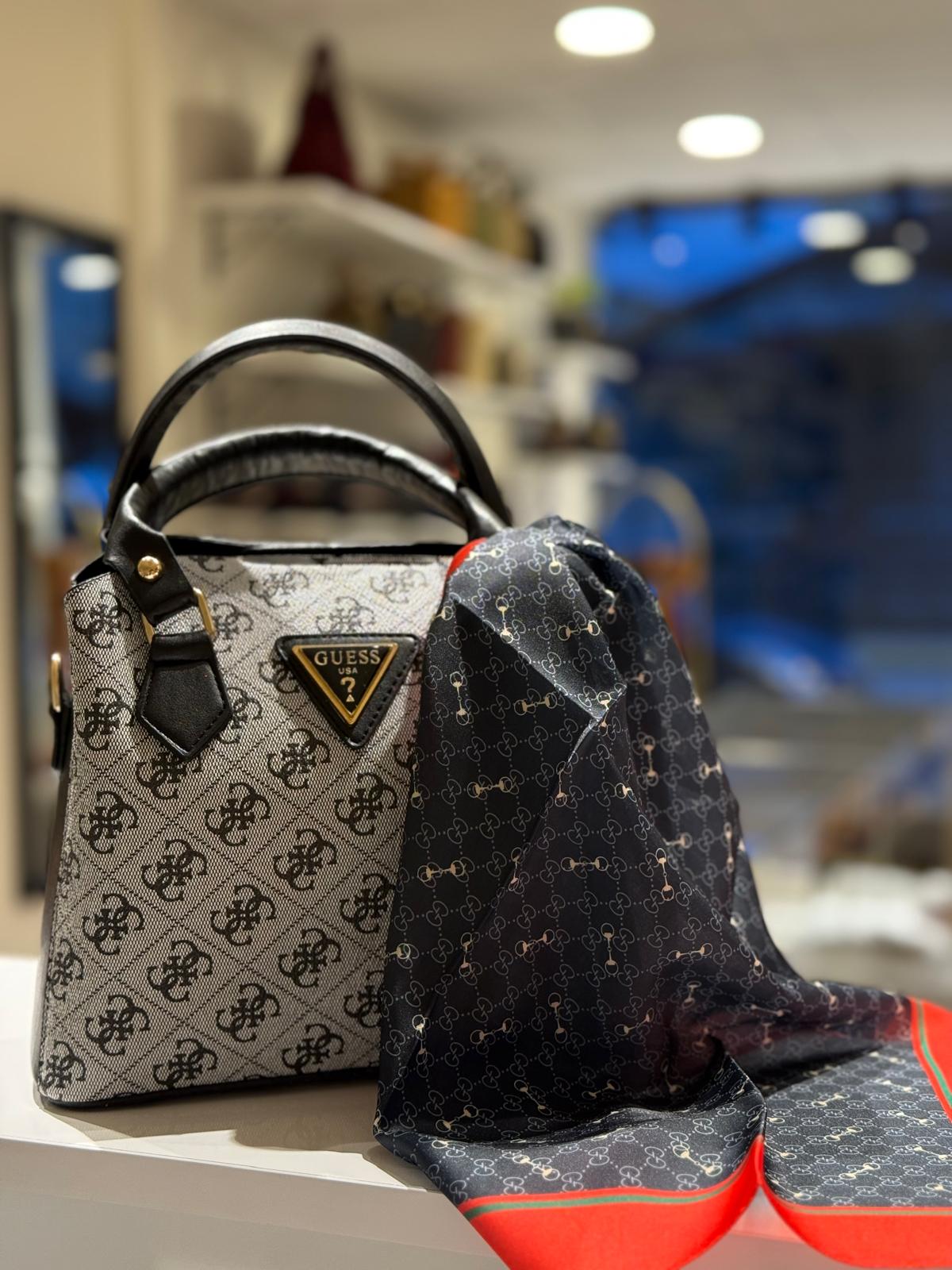 GUCCI DESEN FULAR SİYAH-KIRMIZI ŞERİT